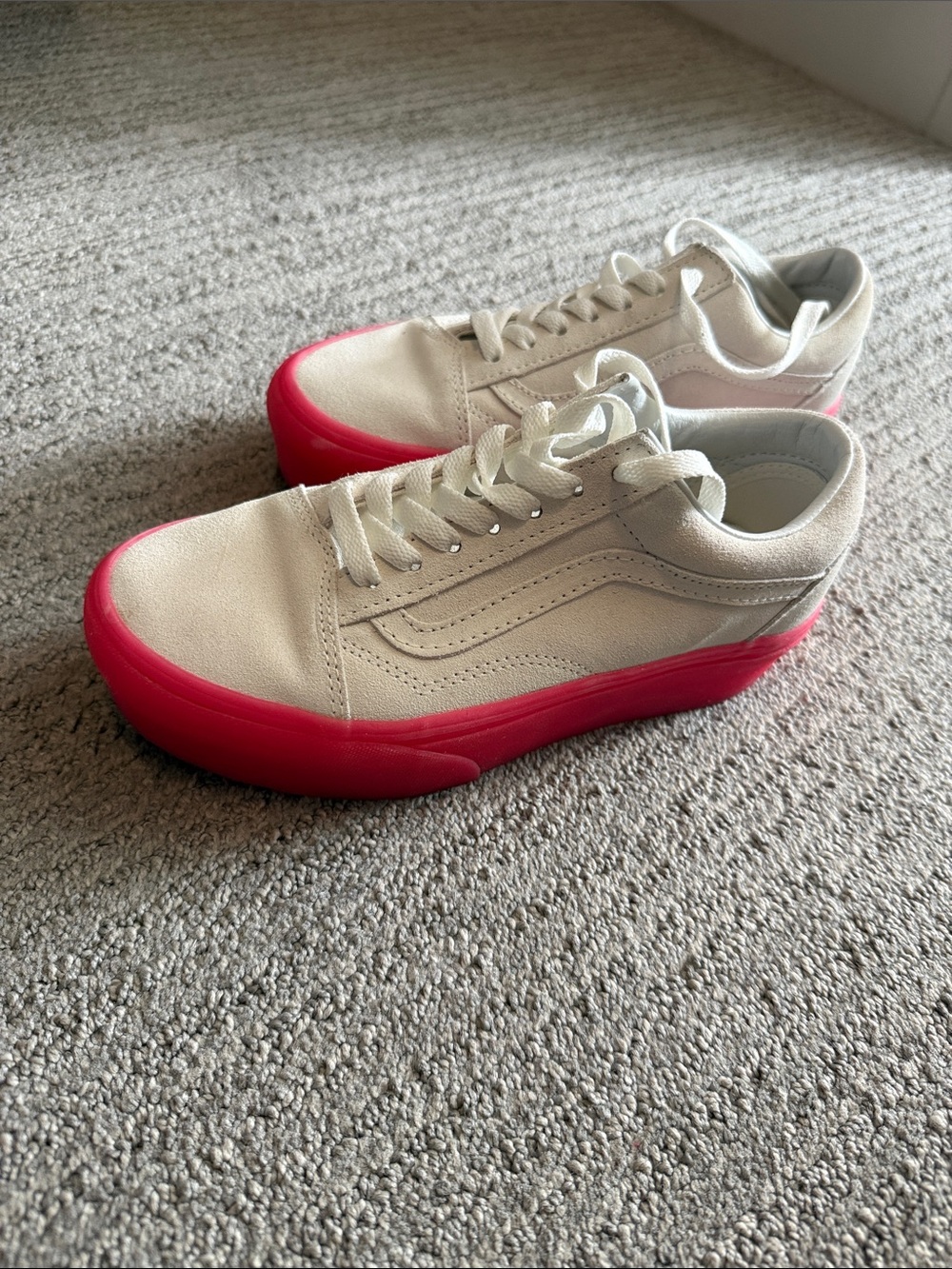 Vans Old Skool Sneakers with Pink Sole